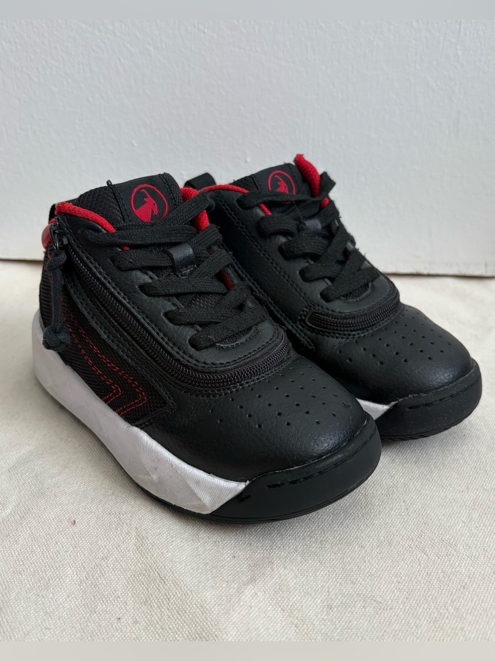 BILLY Sport Hoop Wide Unisex Kids Sneakers Black Red White US 10W